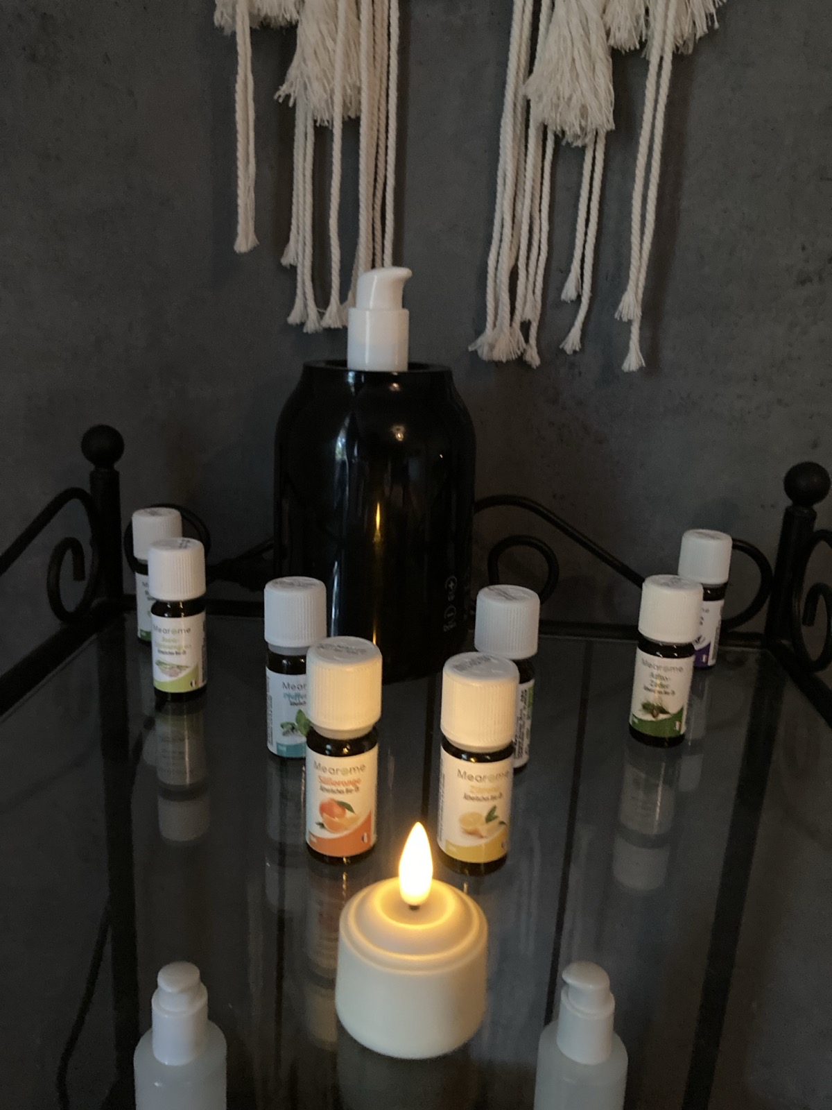 Auswahl an Aromaölen für die Massage